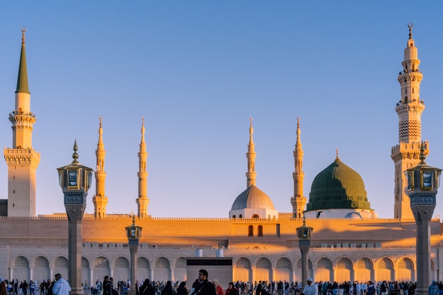Umrah taxi service hijab travels